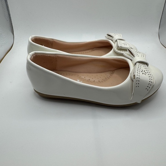 Link Comfort Toddler Size 9 White Patent Dress Shoes Flats with Bow - Picture 3 of 7
